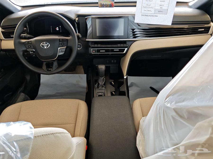 Toyota Camry E Standard Hybrid White63613424273411113