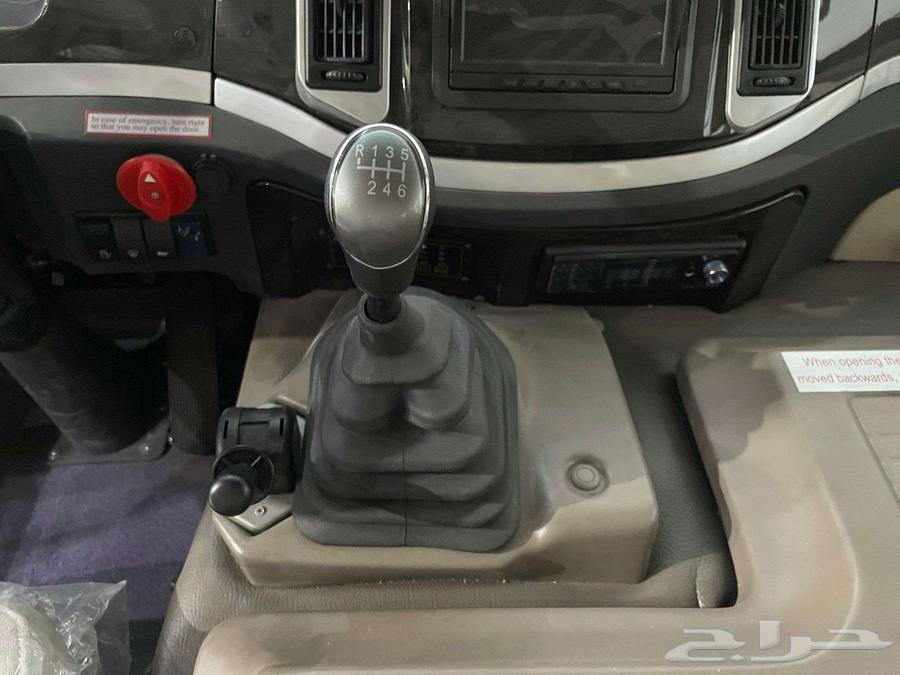 Full-size 29-passenger diesel bus 202563613427028098114