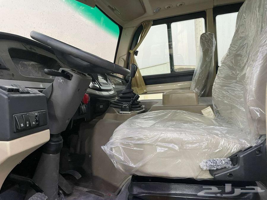 Full-size 29-passenger diesel bus 202563613427028098113
