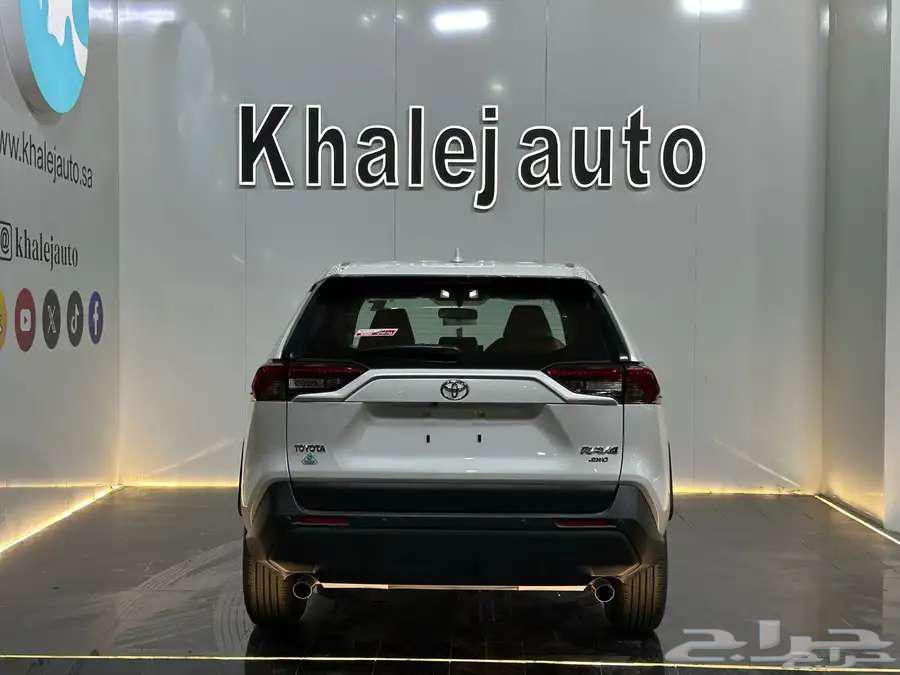 Toyota RAV4 LE Standard Gasoline Double 202563613443121410113