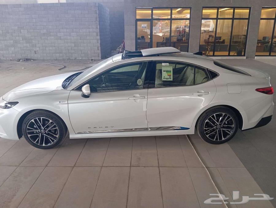 Toyota Camry LE Hybrid 202563613429751298112