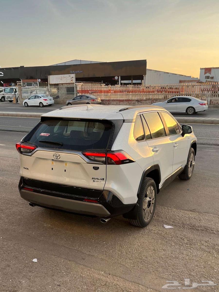 Toyota RAV4 XLE 202563613712664834113
