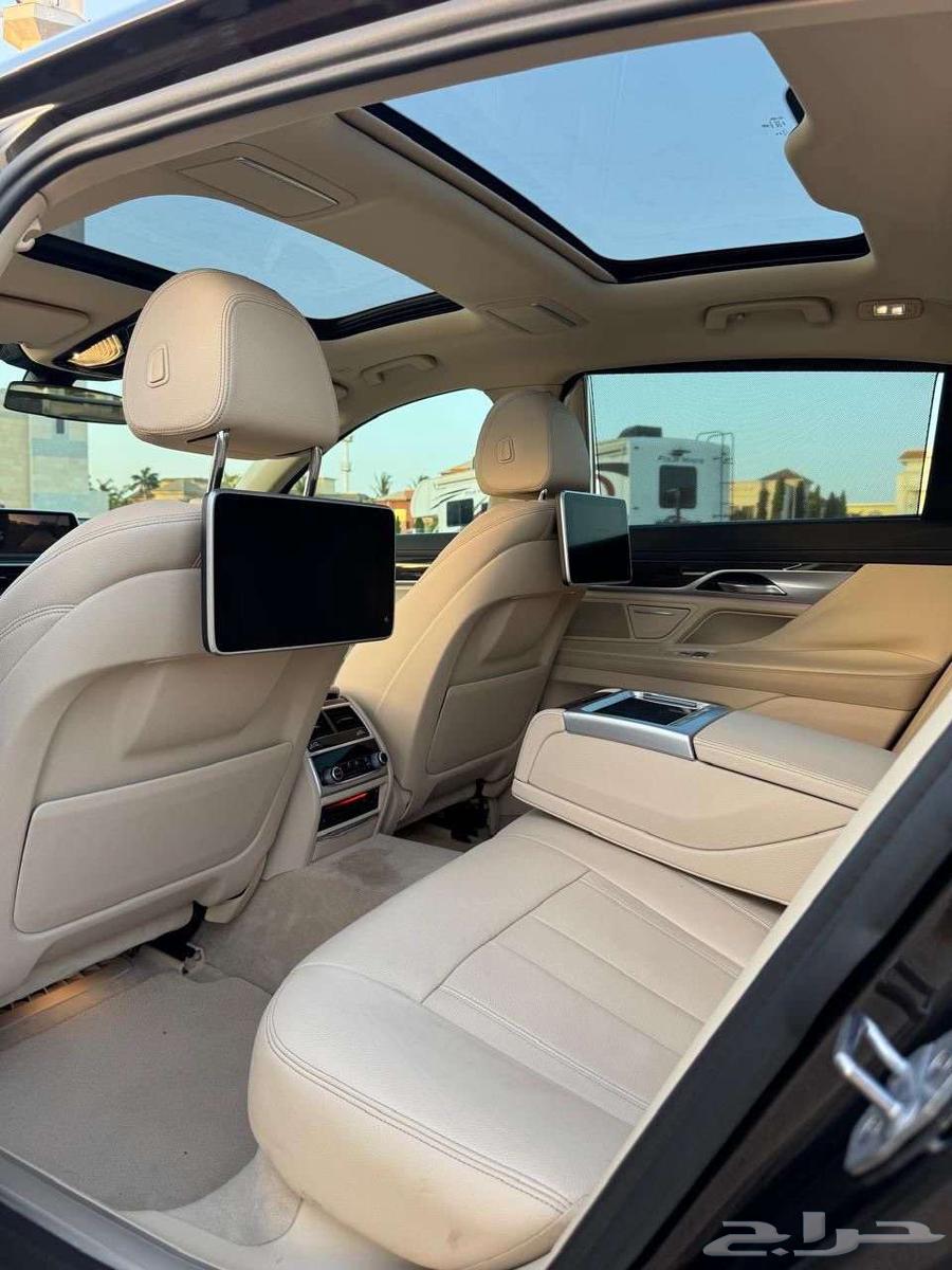 BMW 730 2018 Model (Storage)63613970472579112