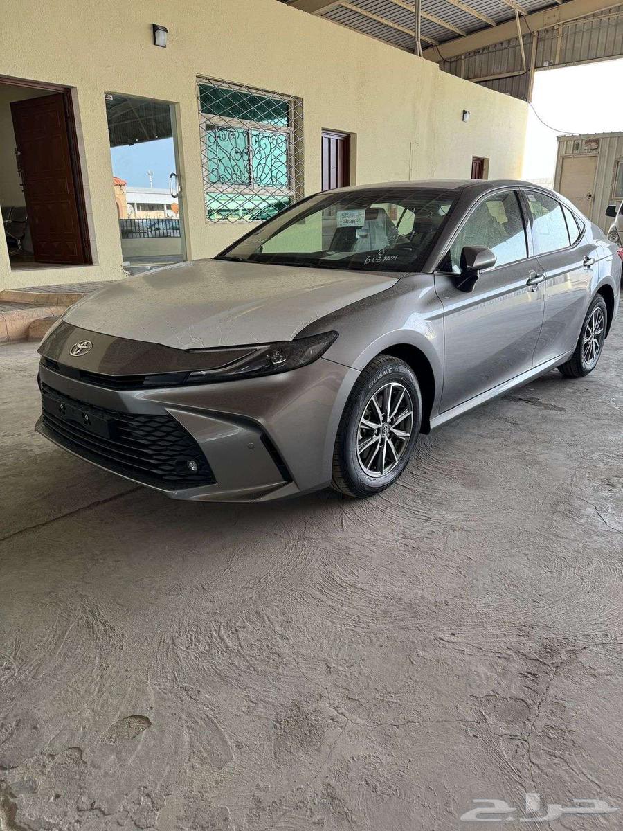Toyota Camry E Standard Gasoline 2025 Titanium63613713786755112