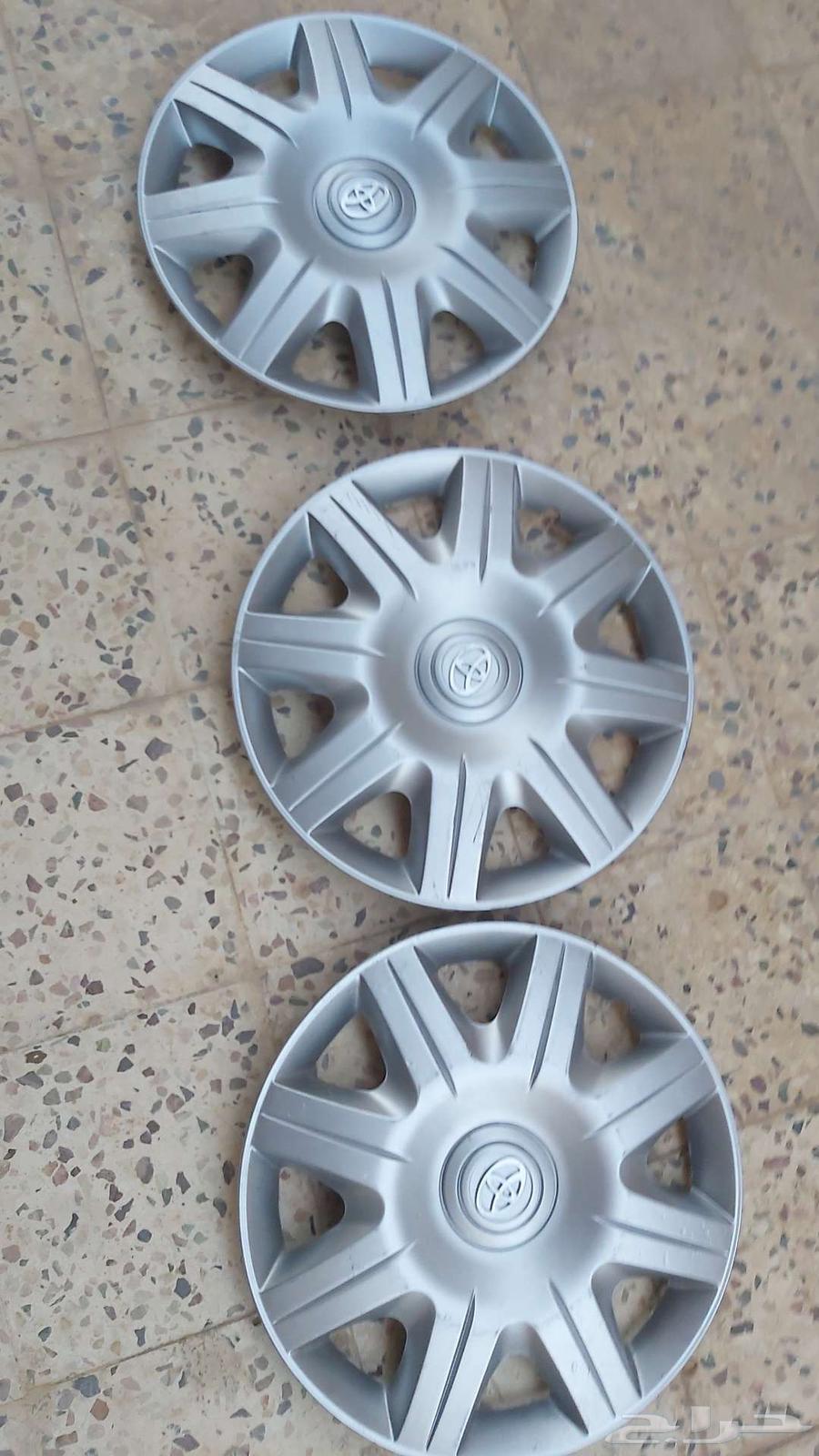 Three white chickens, 2004, clean, for sale for 100 riyals63613969017474110