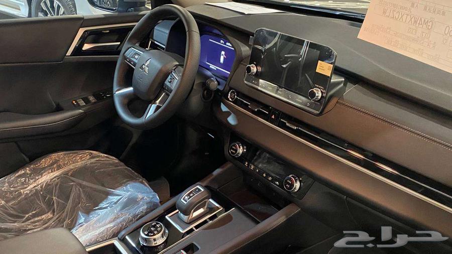 عرض خااص ميتسوبيشي اوتلاندر نص فل موديل 202563613959746305113