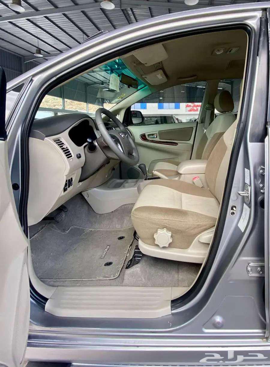 Toyota Innova Wagon 2015 G Full Option Top Cleanliness63614339988610113