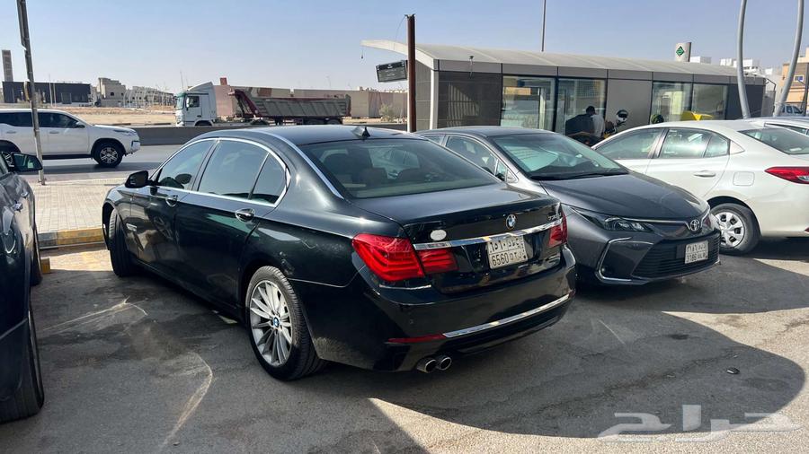 BMW 730 الفئة السابعة 201563614174177155113