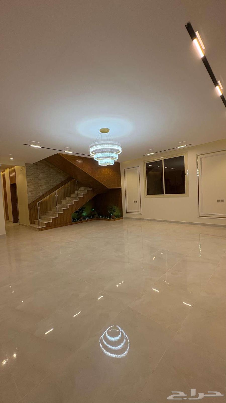 فيلا روف للبيع بحي البوادي ( مدخل مستقل -مصعد-سطح-مطبخ راكب)63380940421507114