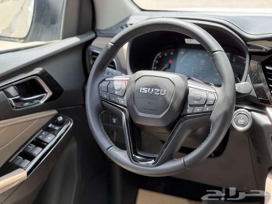Isuzu MUX Full Option 2025 Cash and Installment63614882234882111
