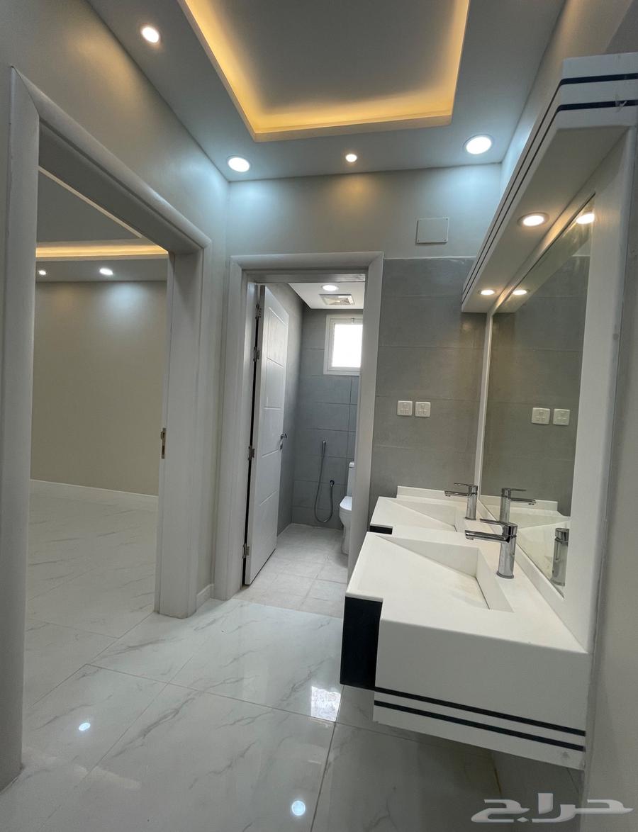 For sale, a large 5-room apartment with private entrance in Ranoana.63346591485186111