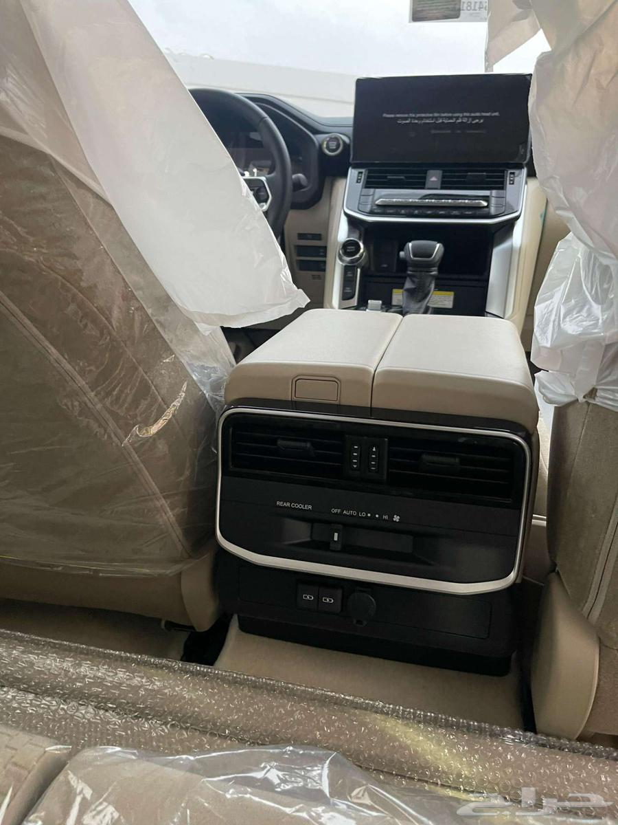 Land Cruiser No. 3 Dhibi Model 202563614911528833113