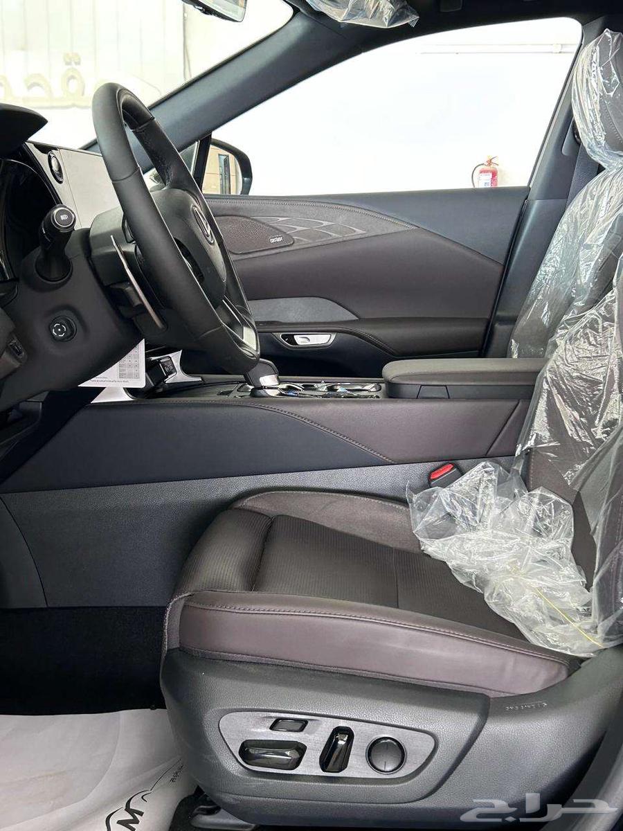 Lexus - RX350 CC 2024-Premium Rear Screens Mark Levinson Speakers63615073395715114
