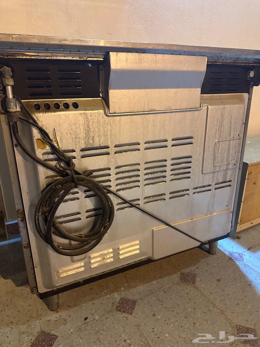 فرن مستعمل يشتغل على الغاز إيطالي شركة tecnogas63345160465667112