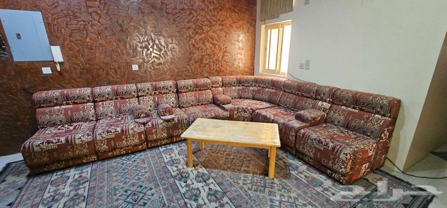 The council is in good condition and there is an excellent and durable iron mesh bed and four bottles.63028803257474113