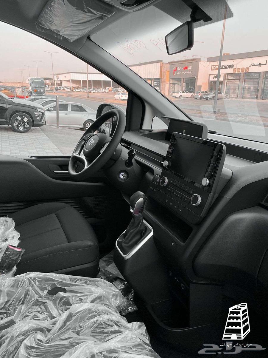 Hyundai Staria 11-Seater Automatic Diesel, Alwaleed Agent63615675775105111