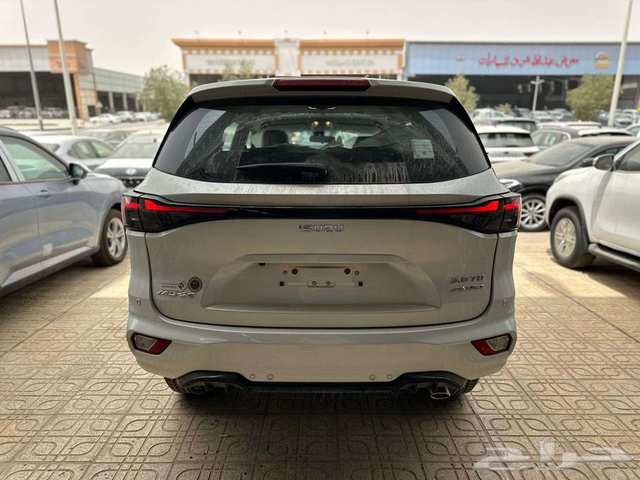 ايسوزو جيب MUX فل 2025 ديزل كاش وتقسيط63615361306369114