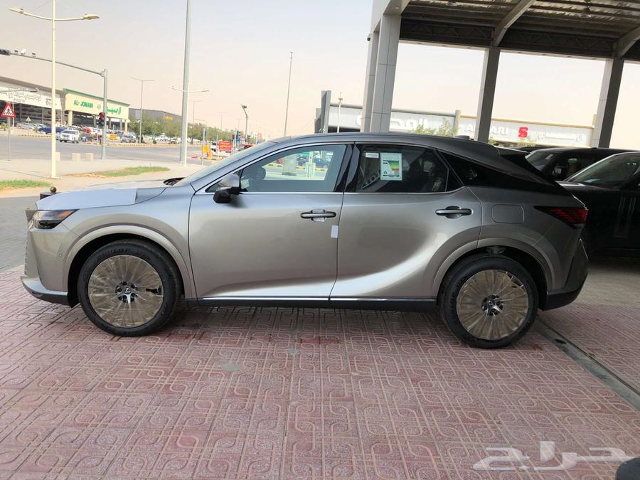 لكزس RX350 BB 2025 تيتانيوم داخلي بني -ابيض داخلي بني سعودي63615372254593113