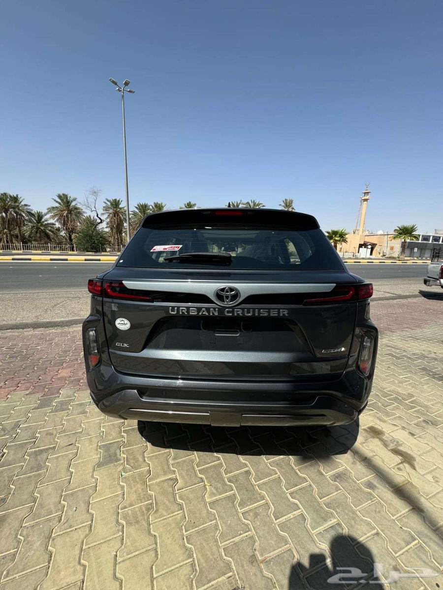 تويوتا اوربان كروزر ستاندر GL موديل 202563615838302593113