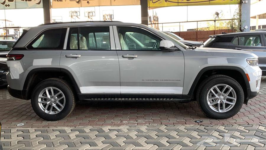 Jeep Grand Cherokee Laredo 2025 Available at Alkhudr Cars at the Lowest Price63615828434689113