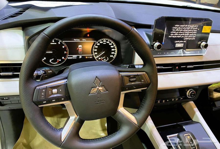 Mitsubishi Outlander 4x4 Semi-Full 7-Seater 202563615830524290113