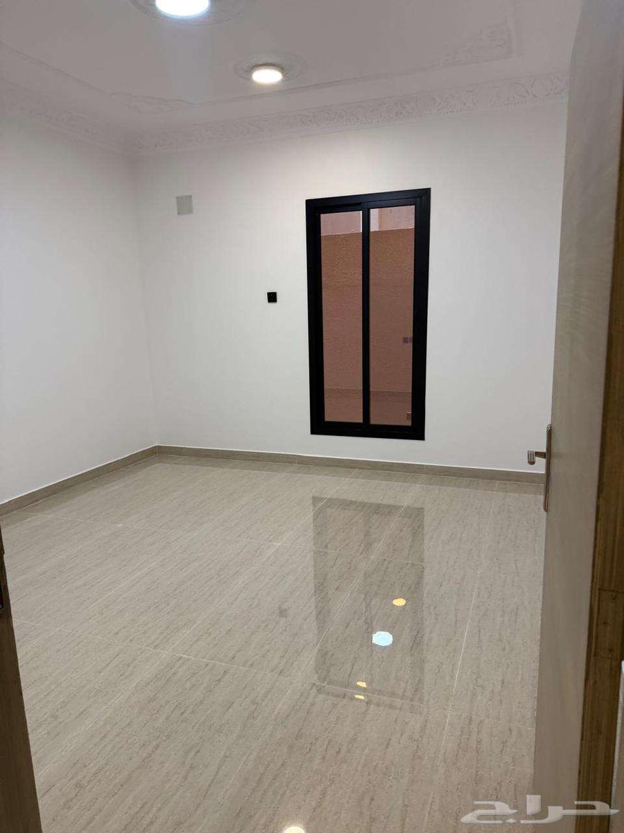 New large ground floor 375 meters for rent in Al-Salam district, split air conditioners62995655273858112