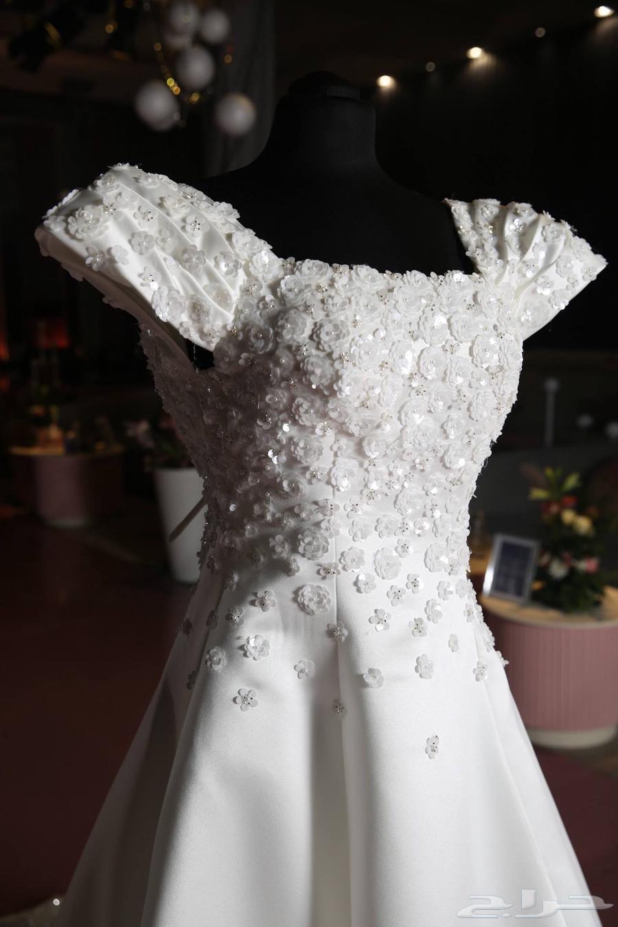 Bride's dress63398452381058111