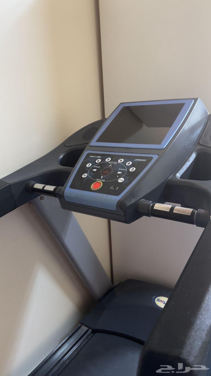 A treadmill similar to those in clubs63329204591361114