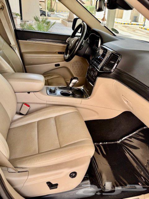 Jeep Grand Cherokee Limited SAR 130 000 (Low Km)63391869829123114