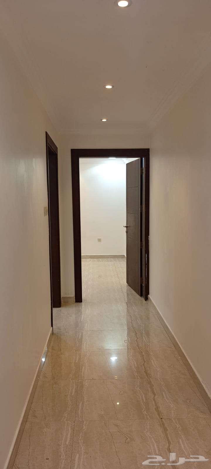 شقه عزاب للايجار بطويق شارع خديجة63381161896323113