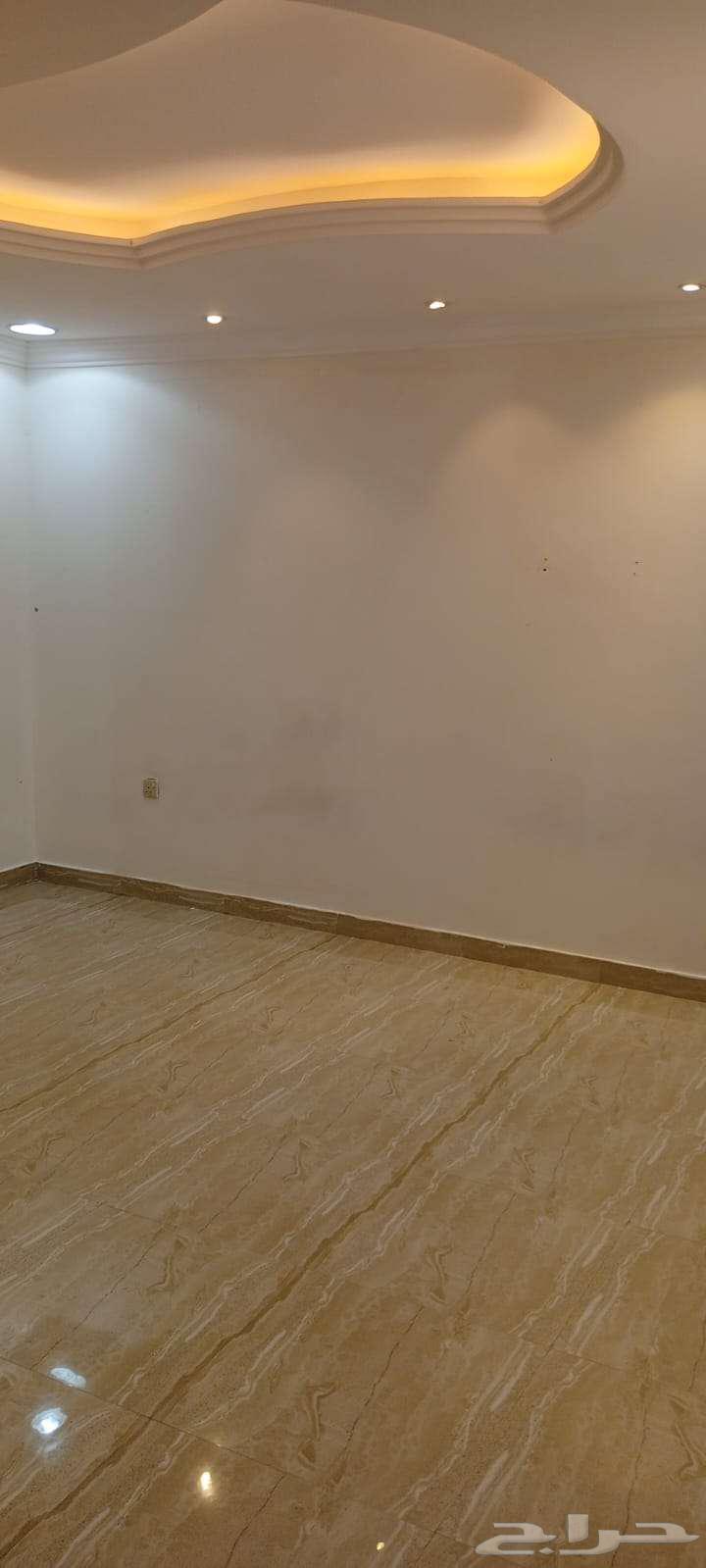 شقه عزاب للايجار بطويق شارع خديجة63381161896323111