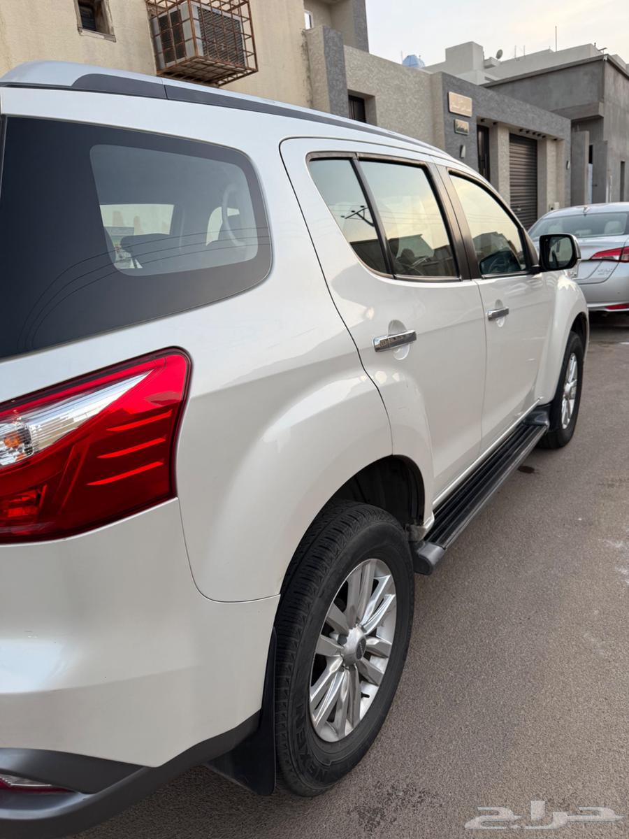 ايسوزو ام يو اكس 201963402042947971114