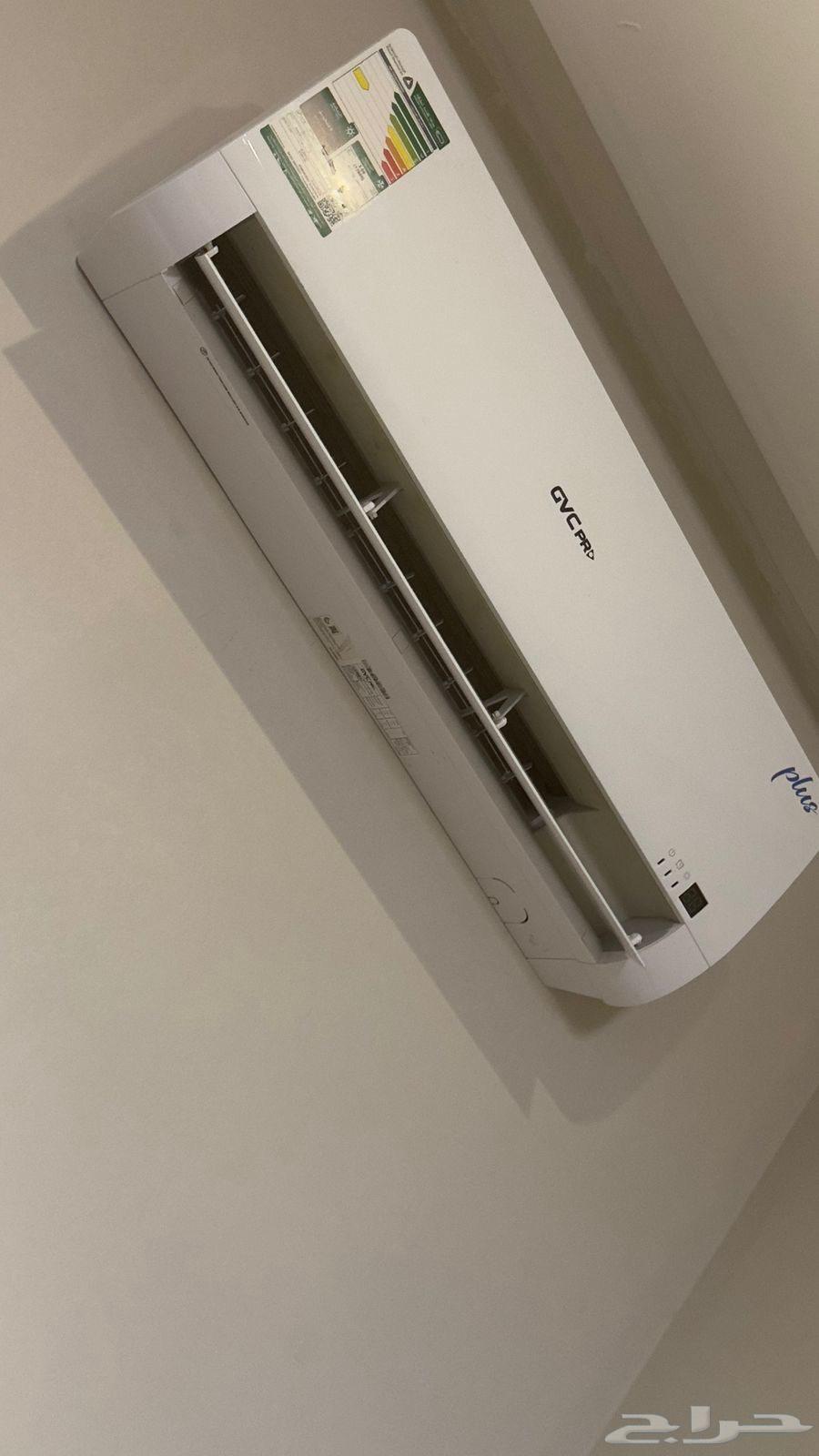 New split air conditioners, my brother's63379995218178112