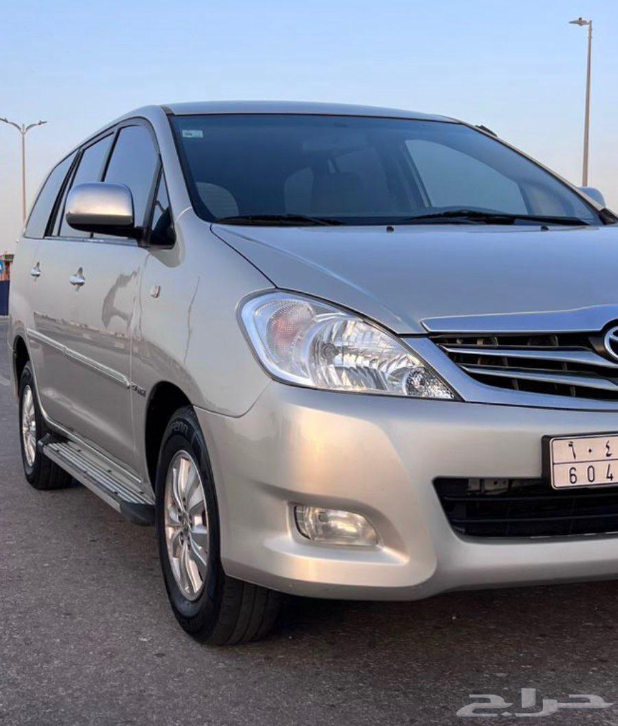 Toyota Innova 2011 model63399582754306112