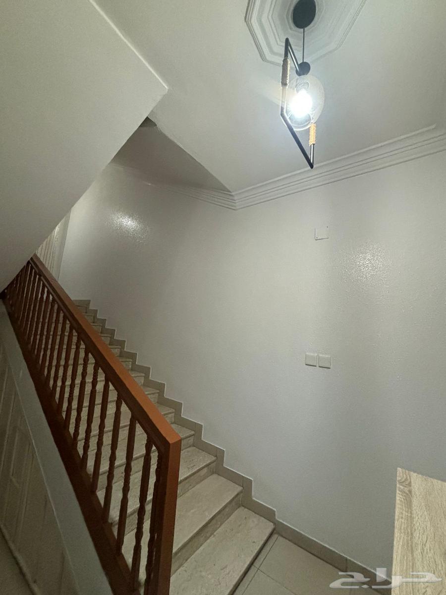 للبيع عماره دورين وملحق في خميس مشيط حي المنارة غرب حسام63380194469249113