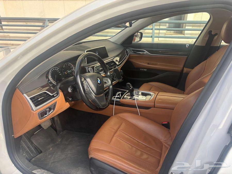 BMW 730Li model 201863399574002690113