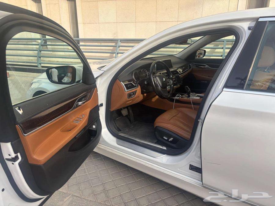 BMW 730Li model 201863399574002690112
