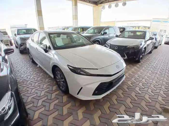 تويوتا كامري E بلاس هايبرد اصفار سعودي 202563396456571009111