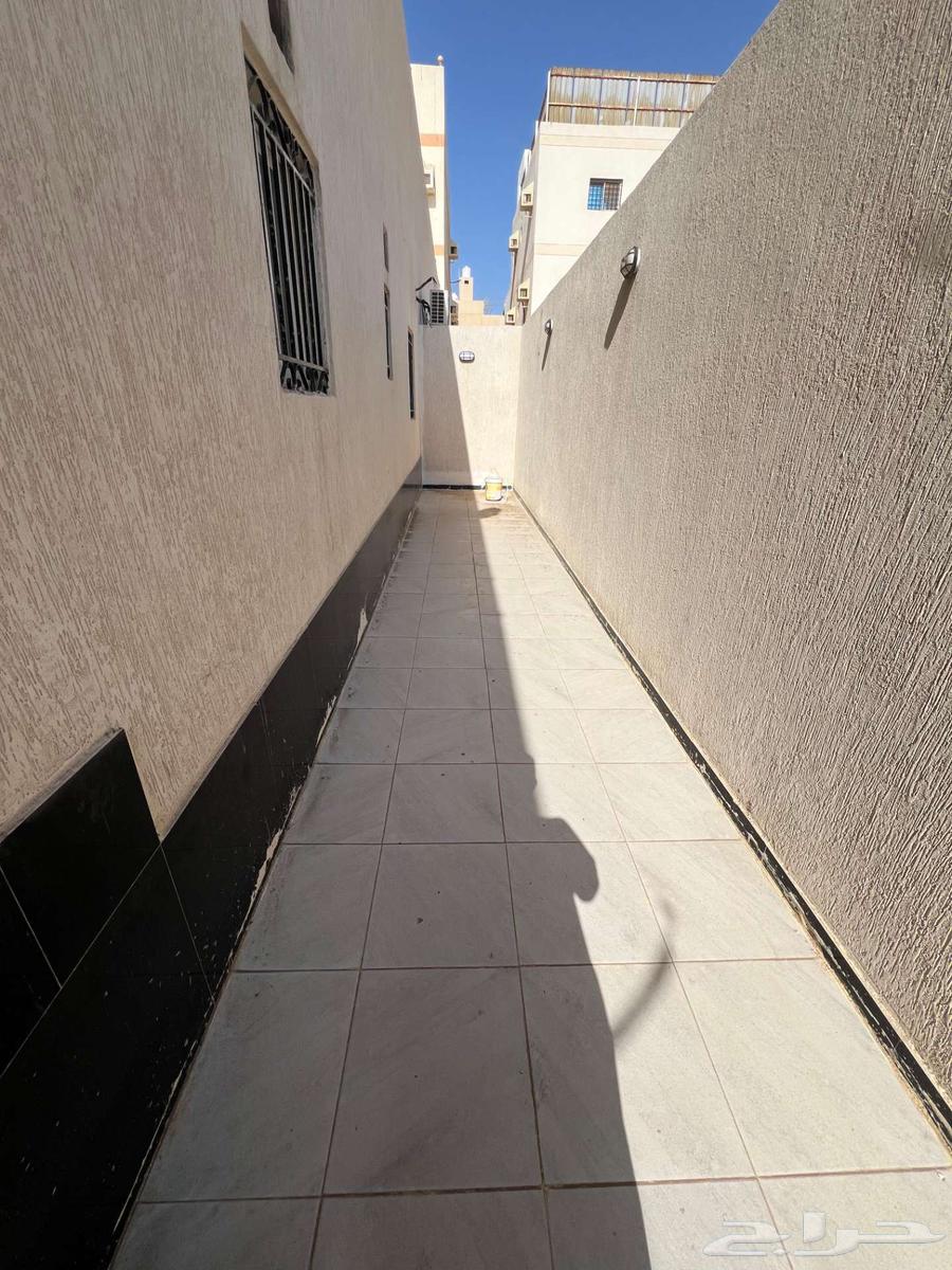 A large apartment for rent, Al-Bashaer63381054369538111