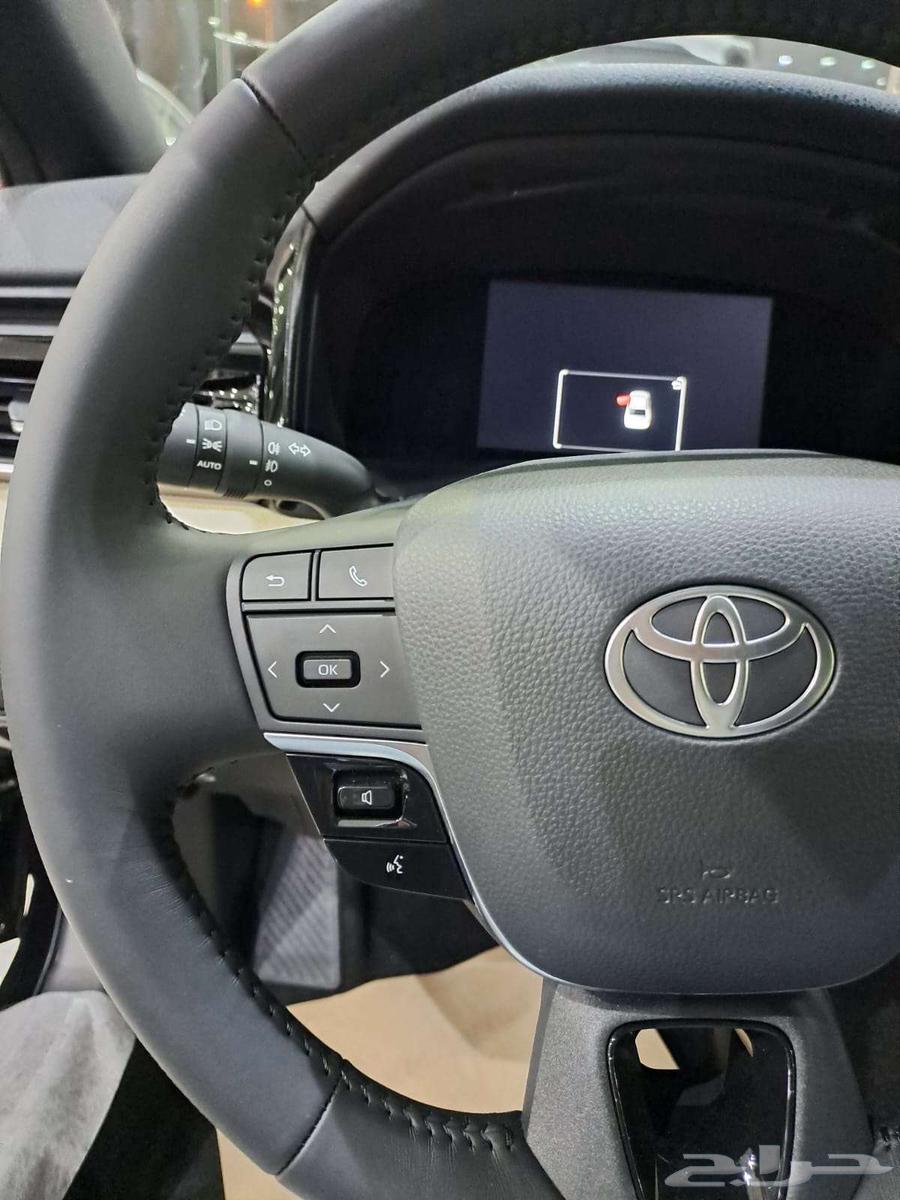 كامري LE بنزين لون أسود 202563394616761091112