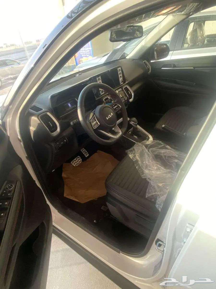 Kia Sonet with fingerprint, screen, and leather 202463394609113985114
