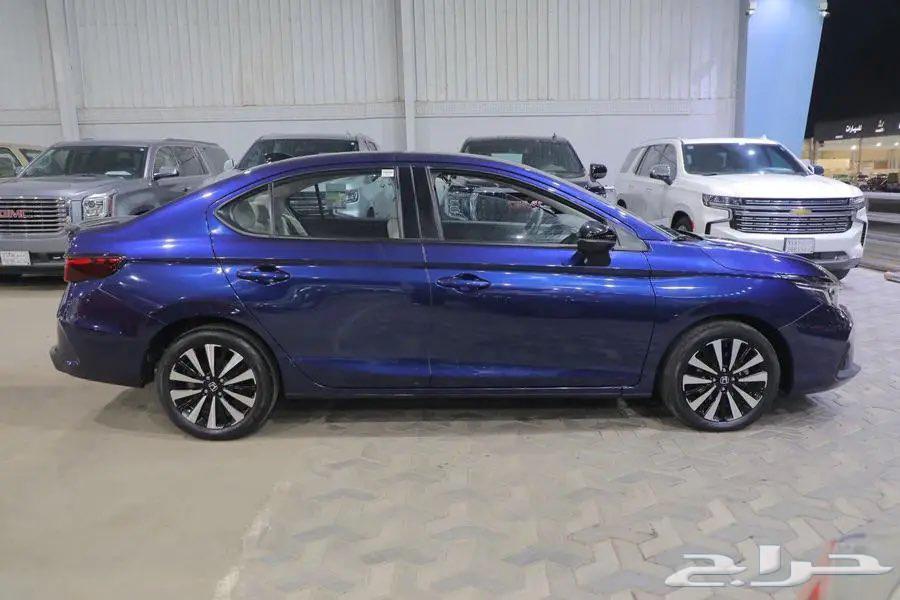 Honda City LX Sport, half full, four-cylinder, model 202463389164916737113