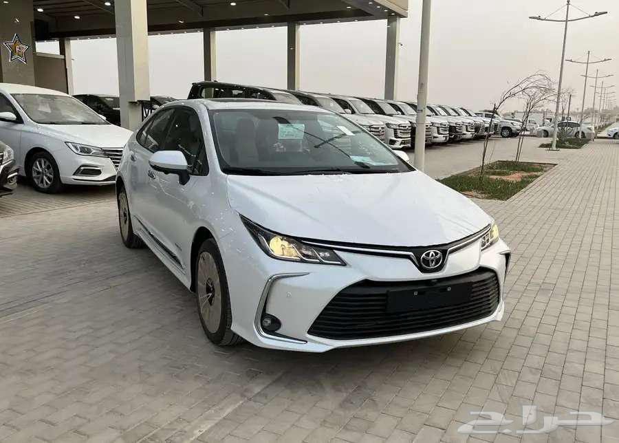 تويوتا كورولا 2.0 فتحة سقف Xli بنزين 2025 سعودي اصفار63394618704001113