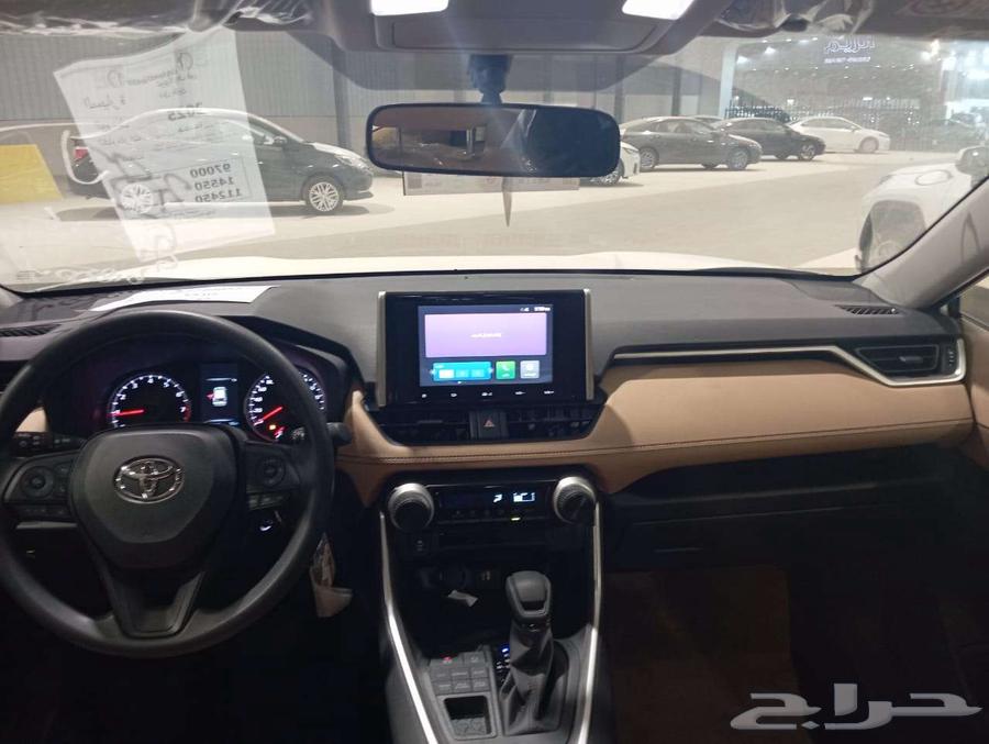 Toyota RAV4 LE 2025 with and without 4WD63394605979521114
