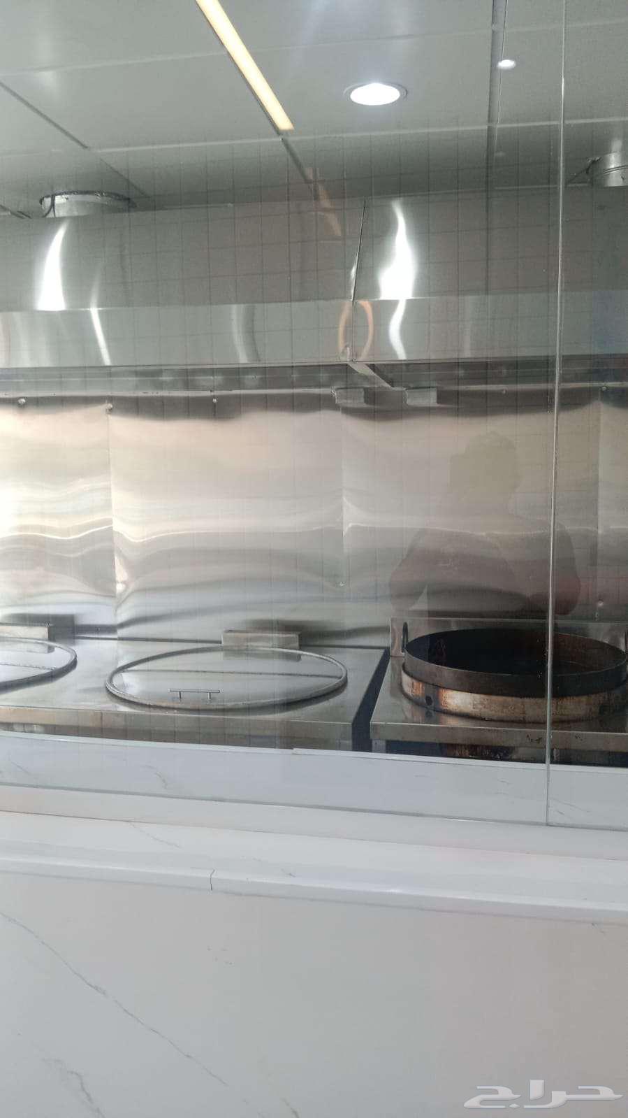 مطعم مأكولات بحرية - موقع مميز في حي السلامة  جدة63381117315459113