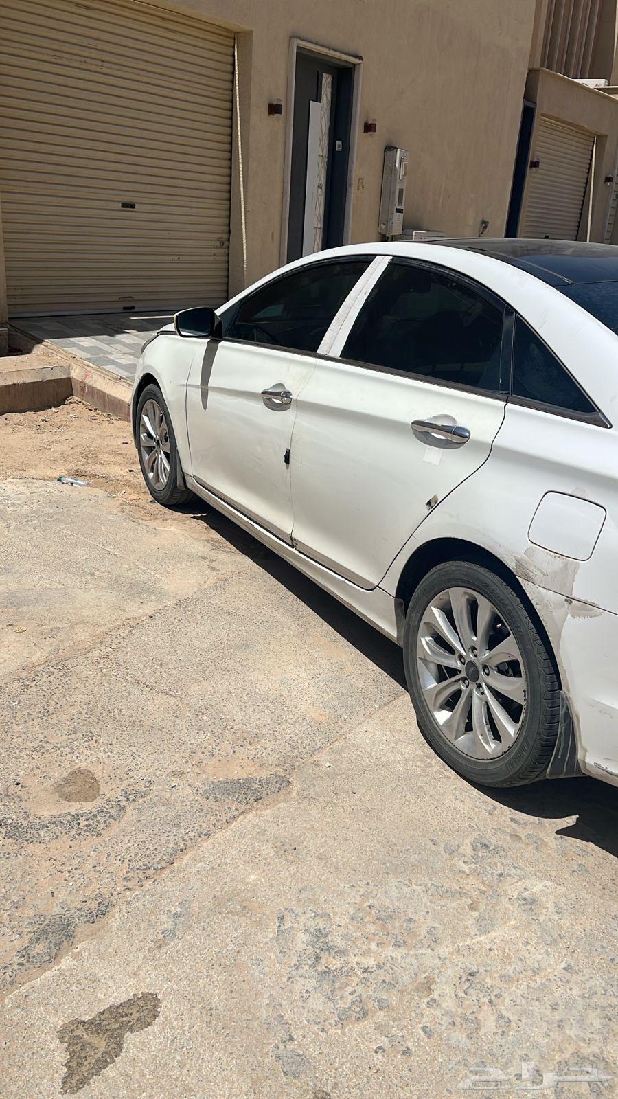 للبيع سوناتا الحد 15 الف63388835188737113