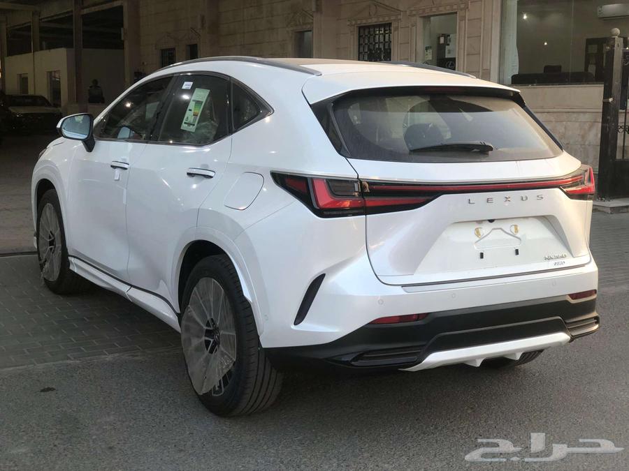 لكزس NX 350 CC 2025 سعودي أبيض داخل أحمر63387507470083111
