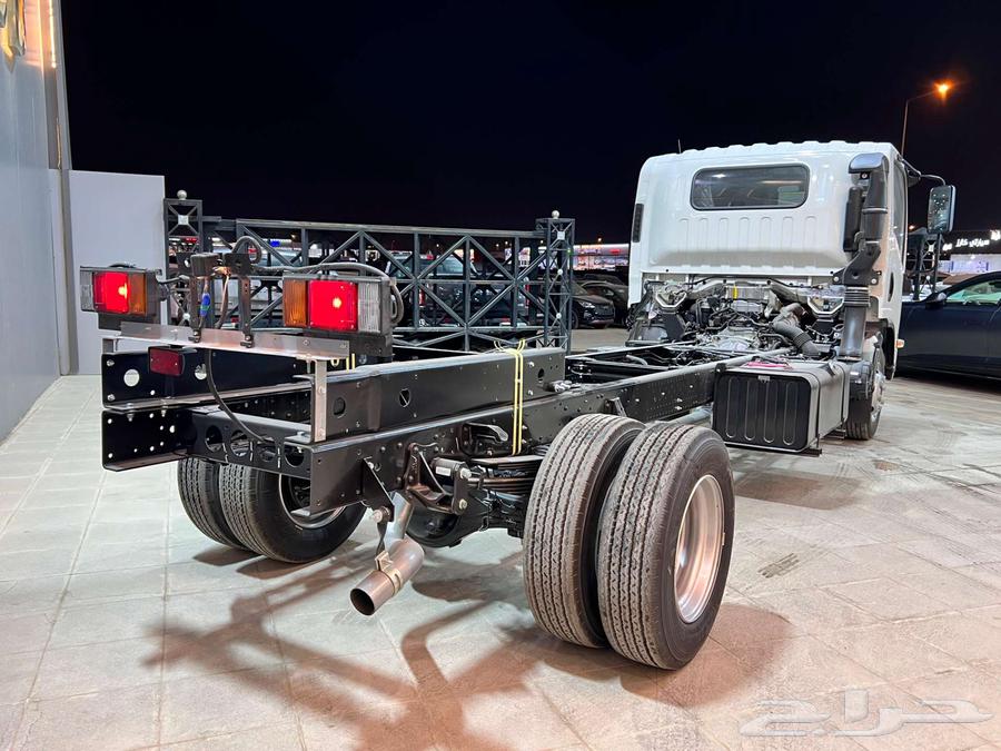 Isuzu D-Max 6-ton long chassis model 2024 available at Khalid for Cars63386428824323113
