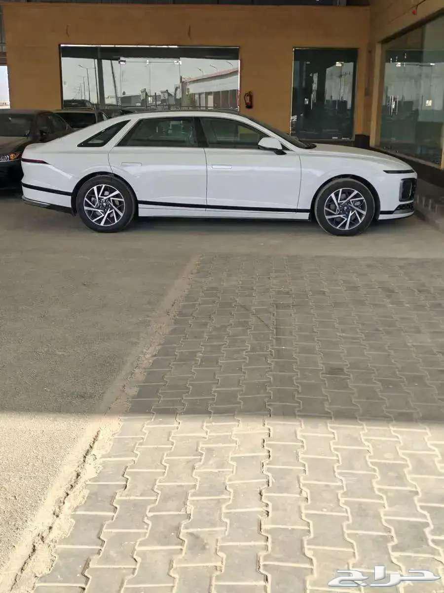 Hyundai Azera Classic 2025 from 2050 SAR monthly installment at Al-Hasan63617725311619112