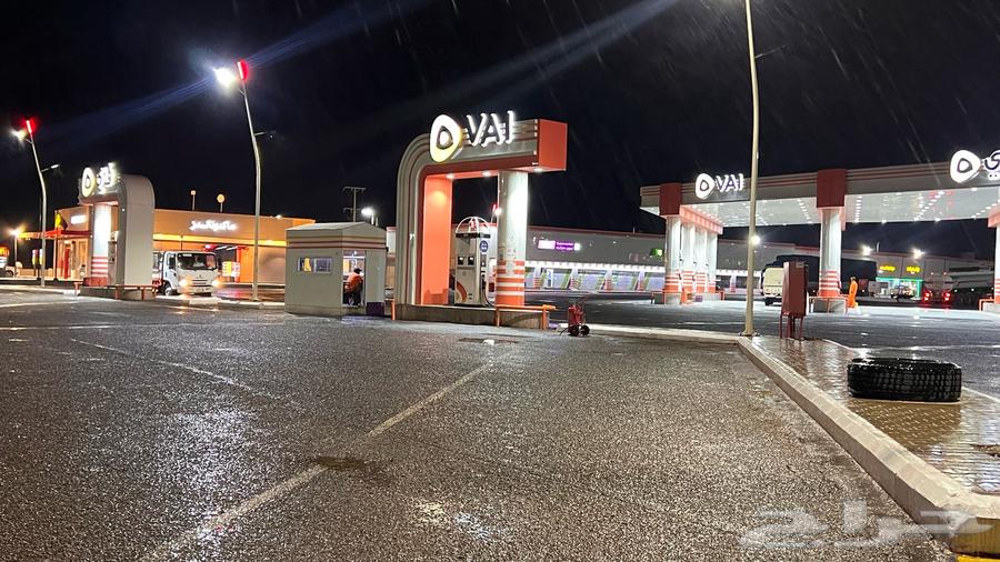 Commercial shops and drive-through booths63381118346497113